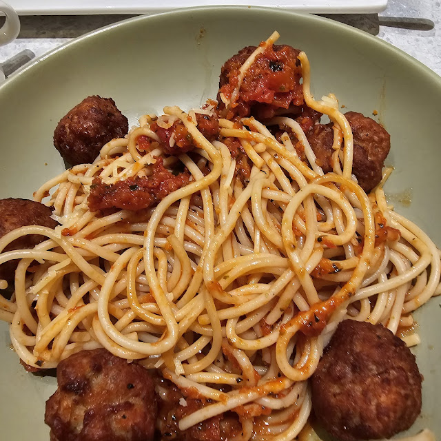 Spaghetti Chicken Meatballs