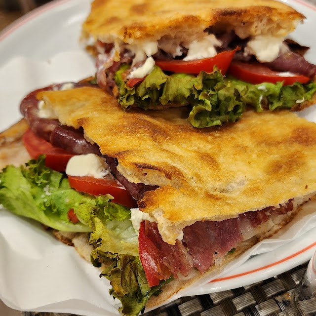 Focaccia Con Prosciutto Crudo