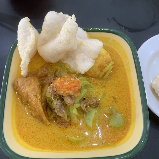 Lontong Sayur Komplit