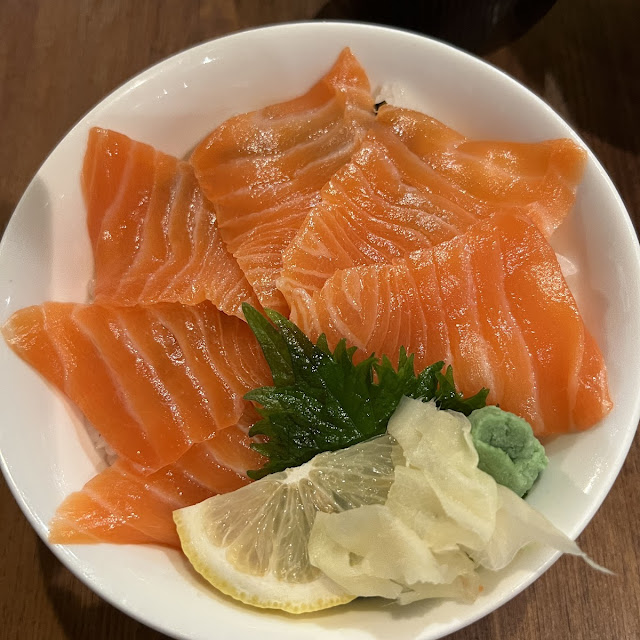 Salmon Sashimi Don