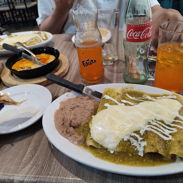 Queso Fundido Con Chorizo Y Enchiladas Suizas