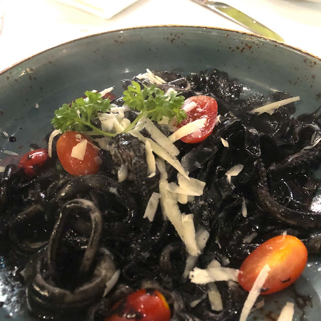 Spaghetti Squid Ink with Prawns