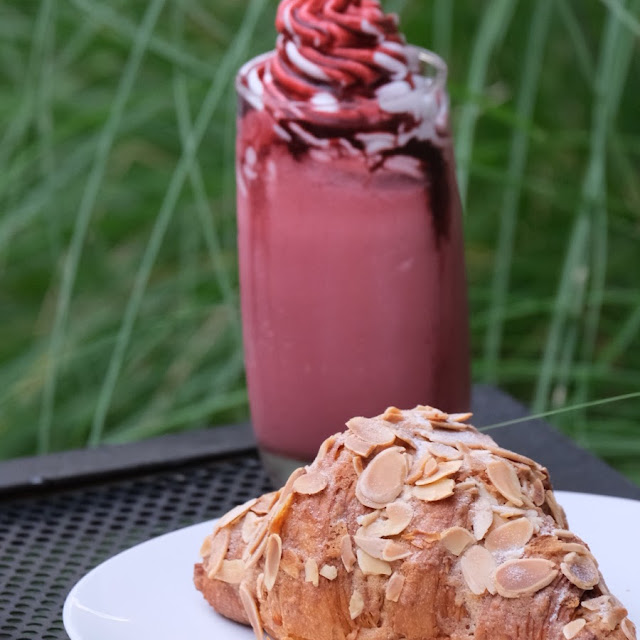 Nuttela Croissant