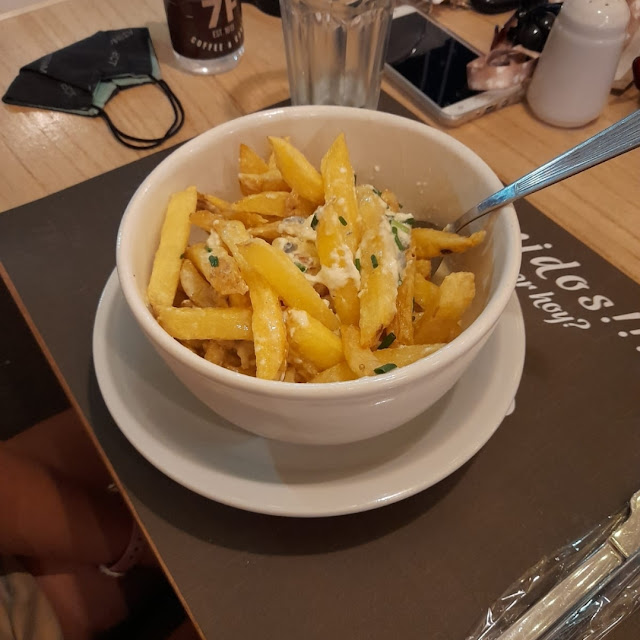 Papas Fritas Con Salsa de Roquefort