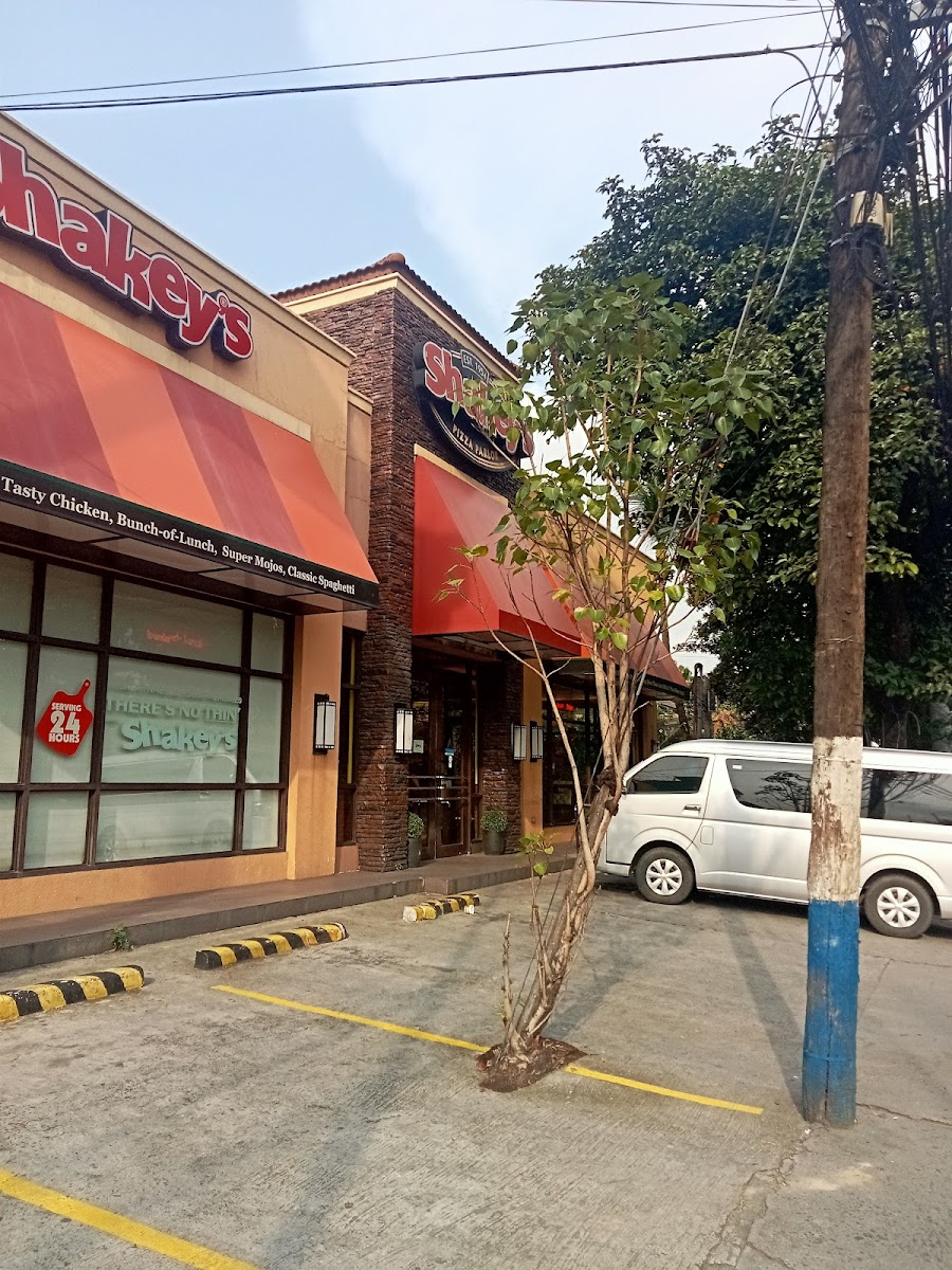 Shakey's Pizza Parlor - Buting
