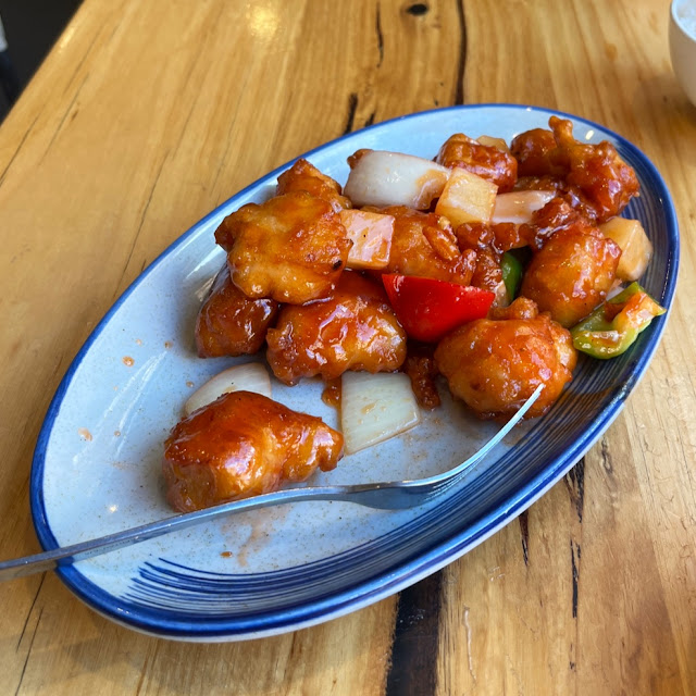 sweet & sour chicken with pineapple 咕噜鸡柳