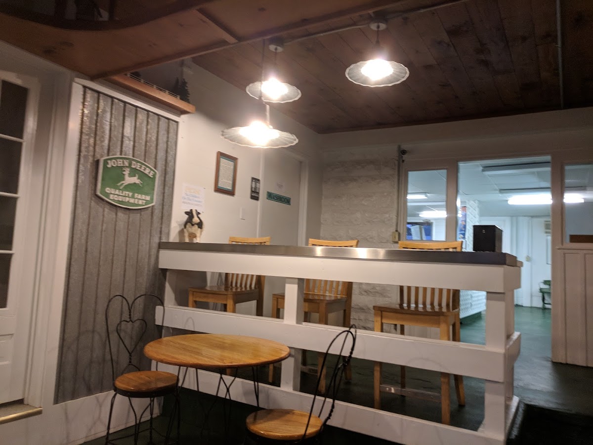 Shaw's Ridge Farm Ice Cream, BBQ Barn & Mini-Golf