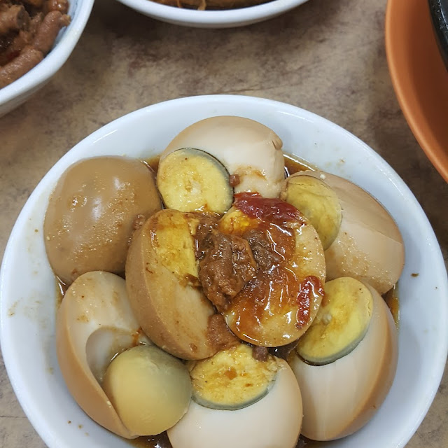 Braised Eggs