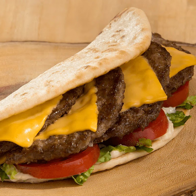 Old-Fashioned Chili Pita Burger