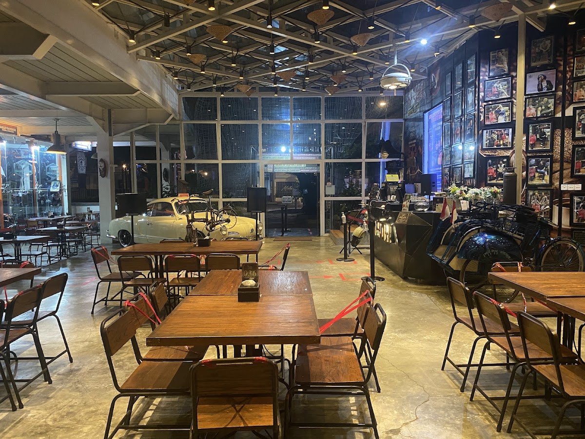 Silol Kopi & Eatery