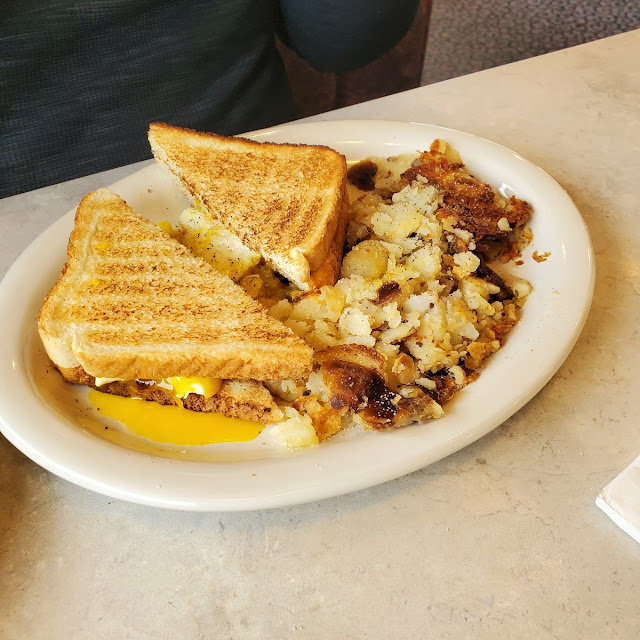 Pancakes 3 w Scrapple