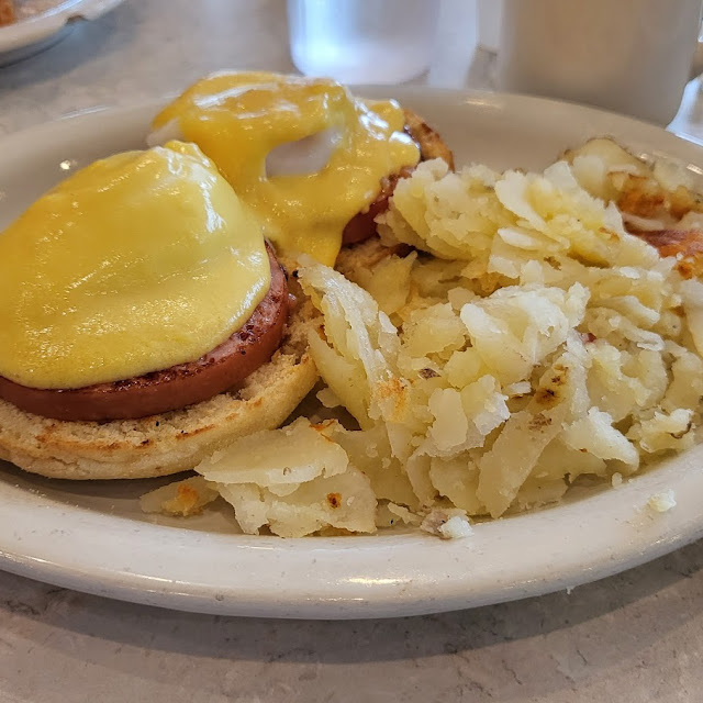 Eggs Benedict with Home Fries