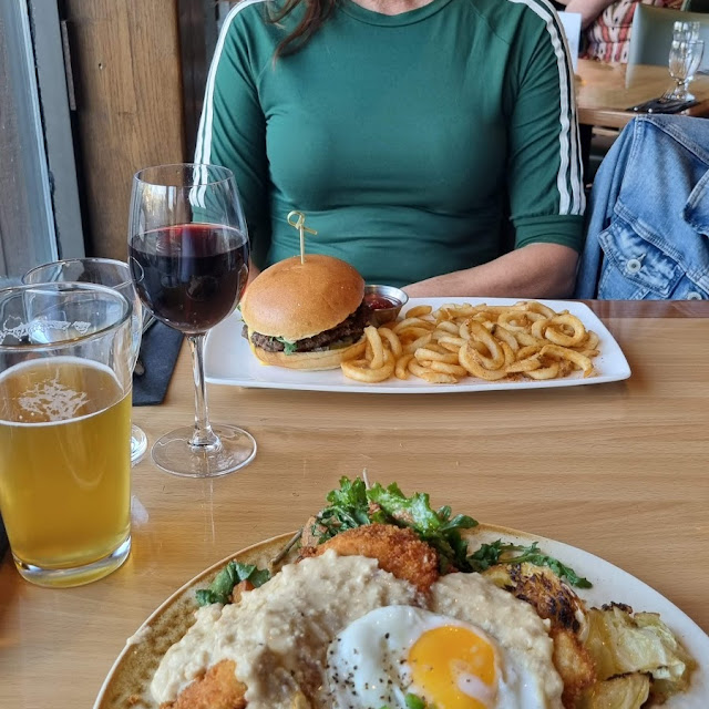 Dubbele Schnitzel En Hamburger