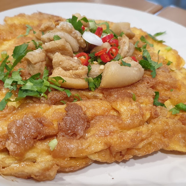Thai Omelette with Pork Crackling