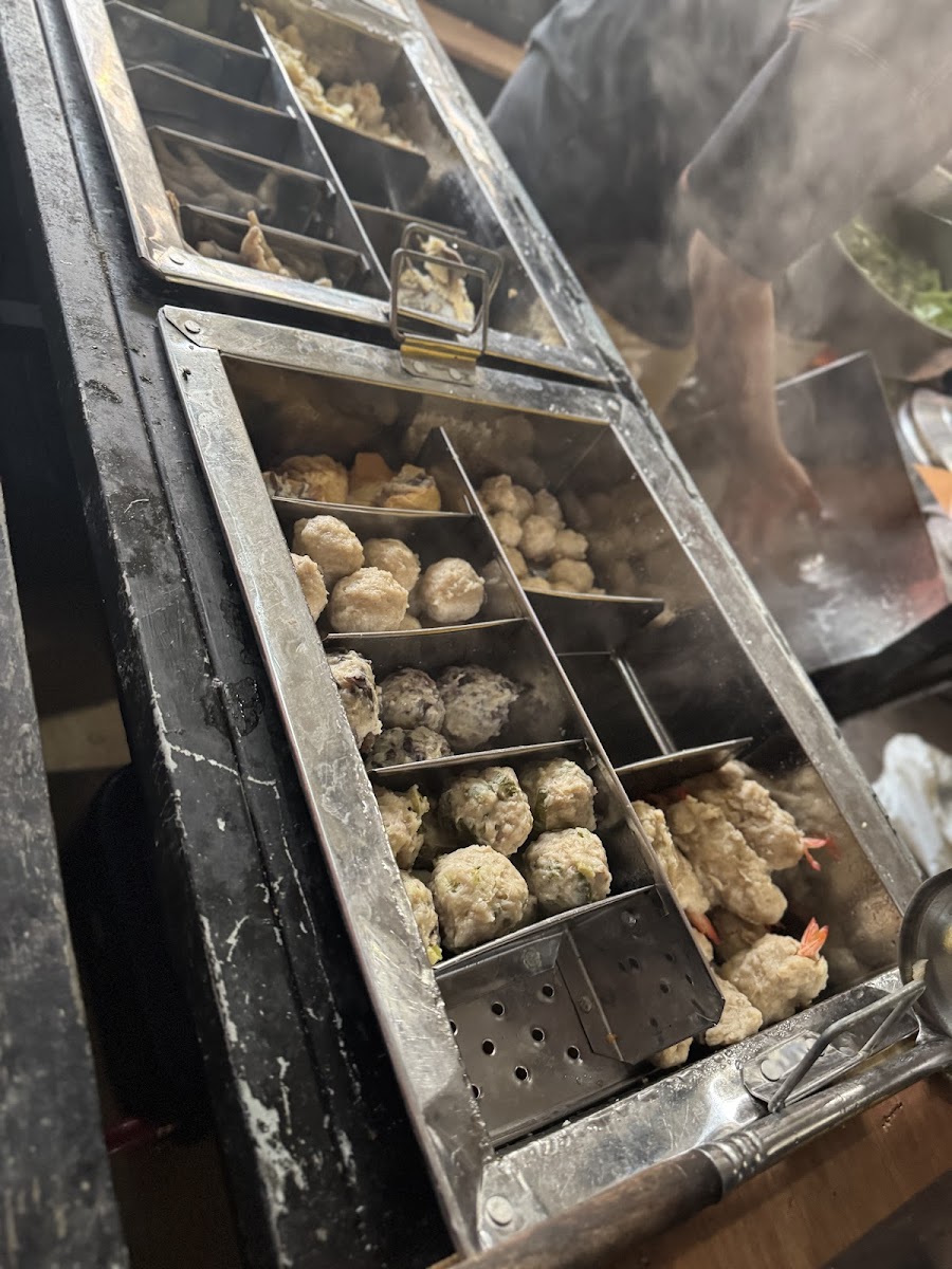 Siomay Ndesoo seblak prasmanan