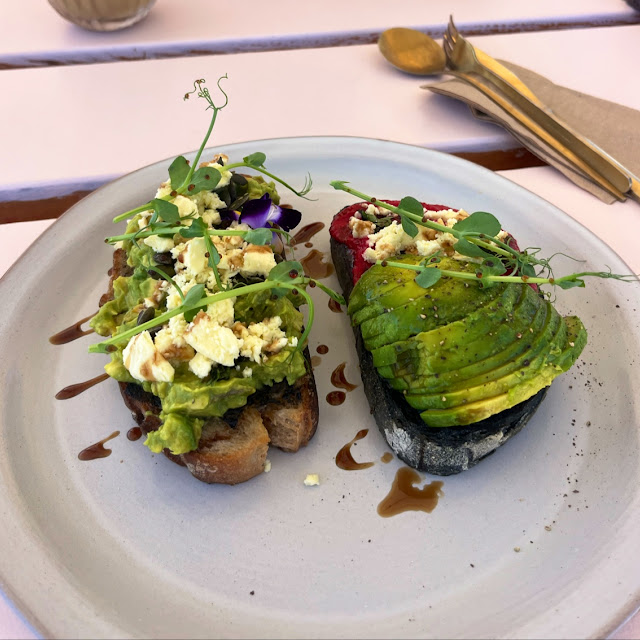 Smashed Avocado with Egg