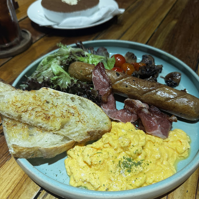 Six Ounces Breakfast Plate