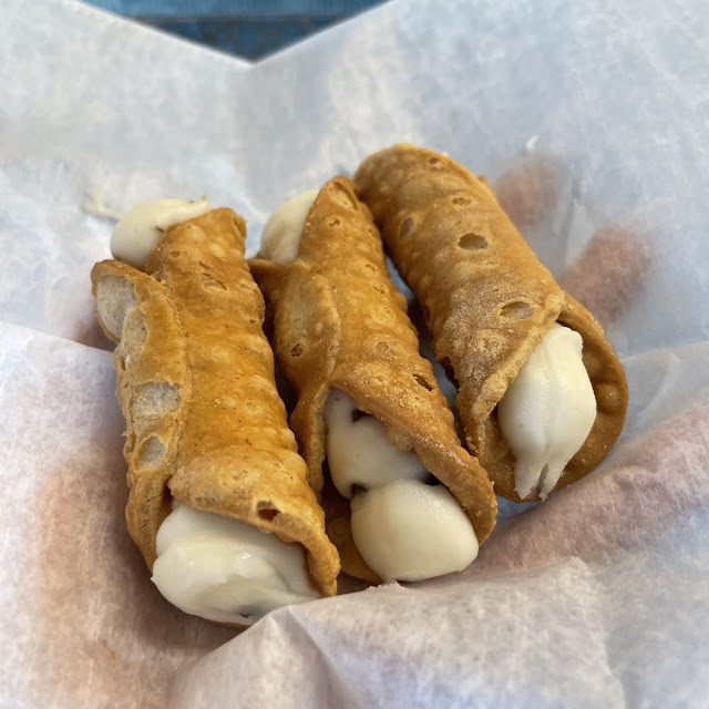 Fresh Cannoli