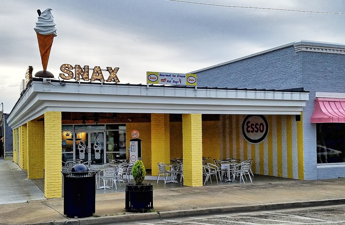 Snax Gourmet Ice Cream & Hot Dogs
