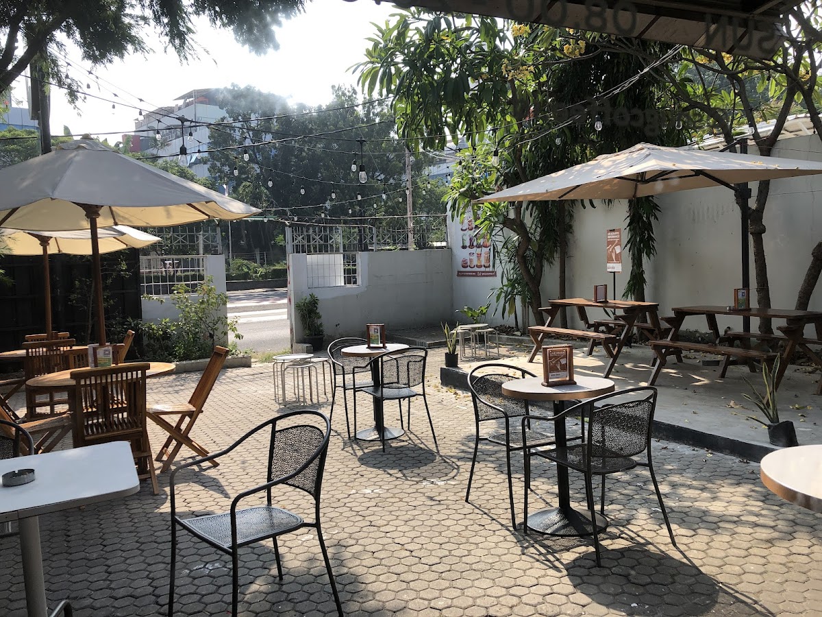 SNUG COFFEE KEBON JERUK