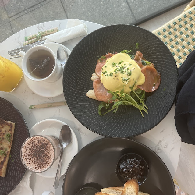 Eggs Benedict with Salmon