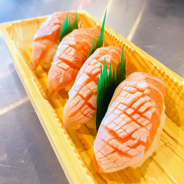 Salmon Nigiri