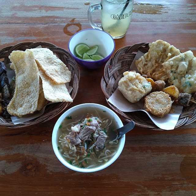 Aneka Gorengan Sate Dan Soto Daging