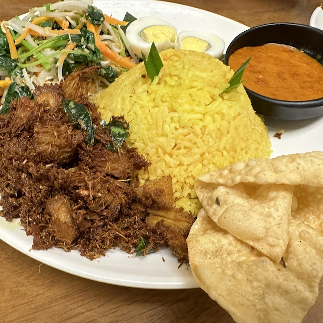 Nasi Tumpeng