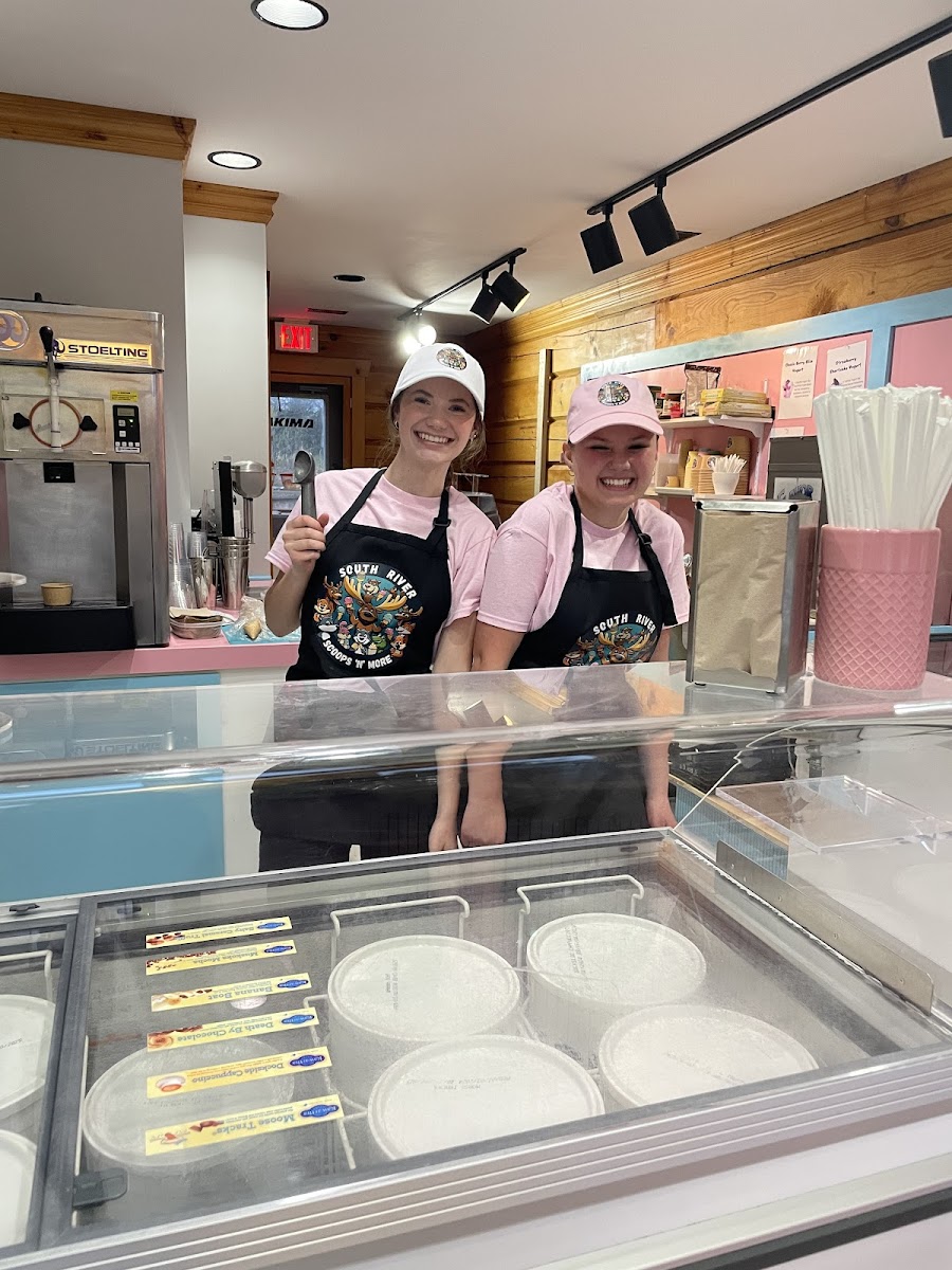 South River Scoops 'N' More