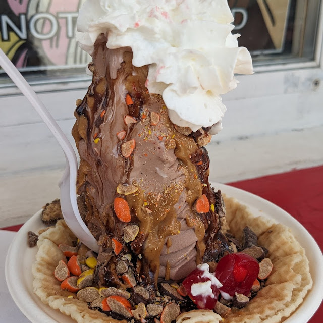 P B Maxx Sundae