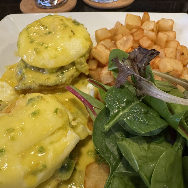 Eggs Benedict