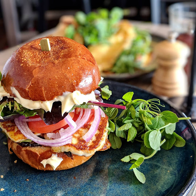 Haloumi Bun