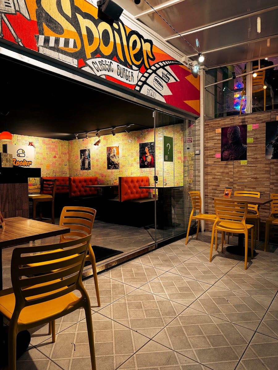 Spoiler Classic Burger
