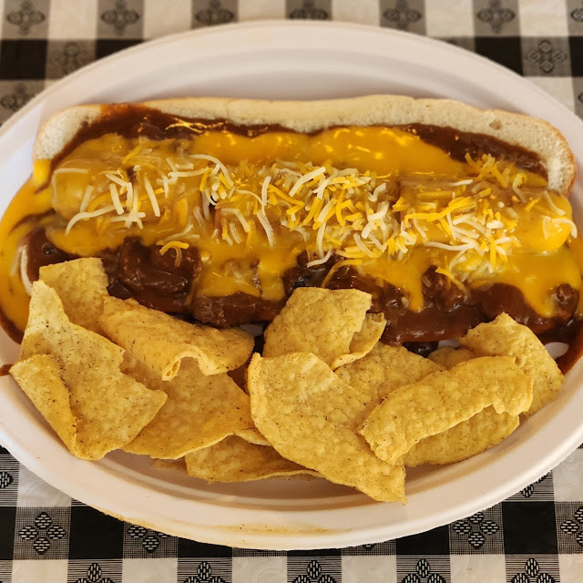 Hot Dog Foot Long Chili Cheese