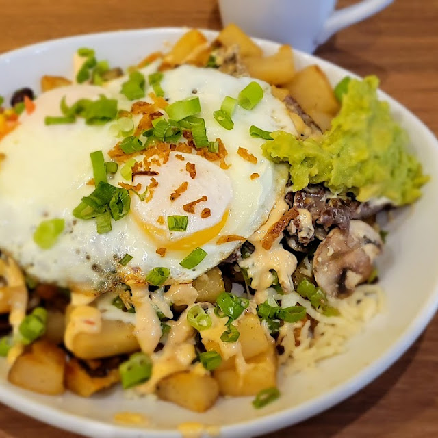 Omelettes & Hashes