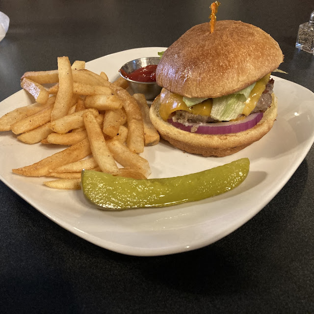 Hamburger & Fries