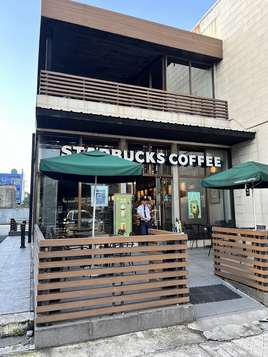 Starbucks 118 Timog Avenue