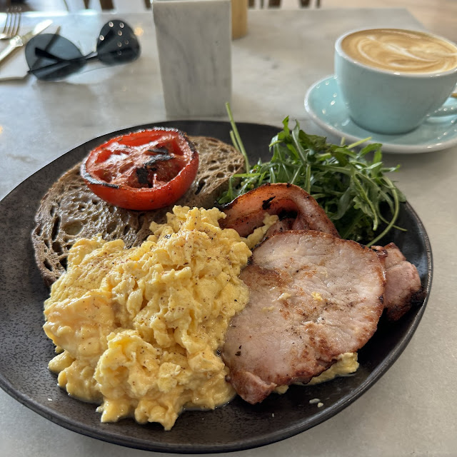 Scrambled Eggs Bacon and Grilled Tomato
