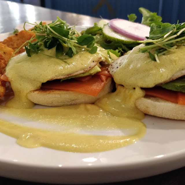 Eggs Benny
