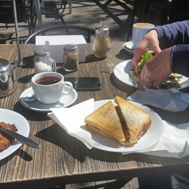 Egg & Bacon Sandwich