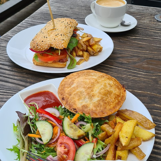 Beef Pie & Steak Sandwich