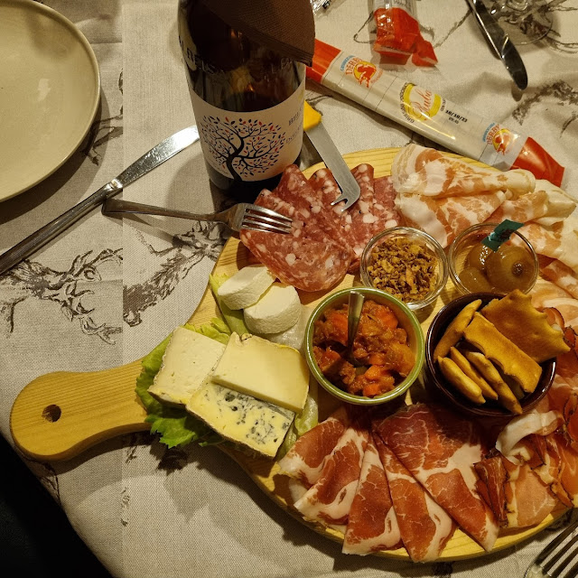 Tagliere Di Salumi Selezionati Formaggi