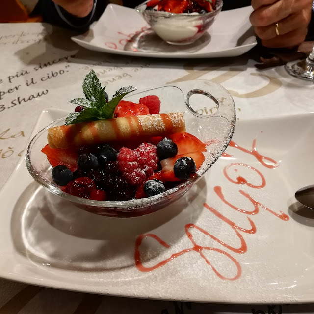 Dessert Ai Frutti Di Bosco