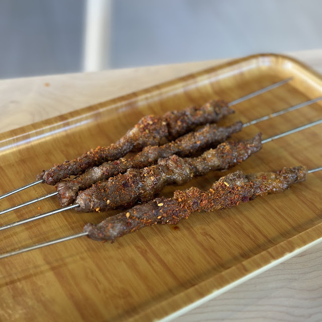 lamb with special seasoning 4 skewers 烤羊肉串4串