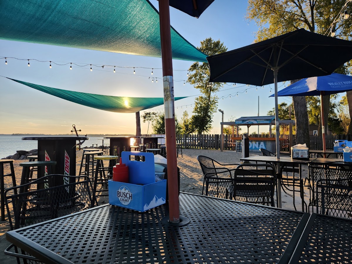Sunset Bar & Grill