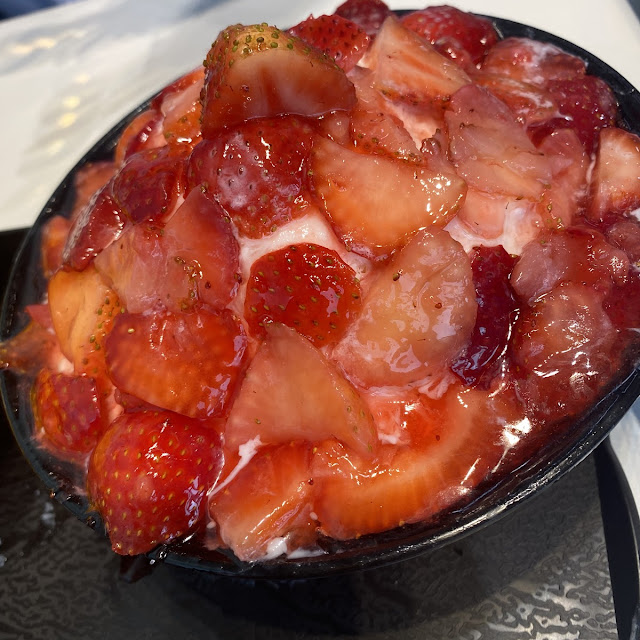 Fresh Strawberry Bingsoo