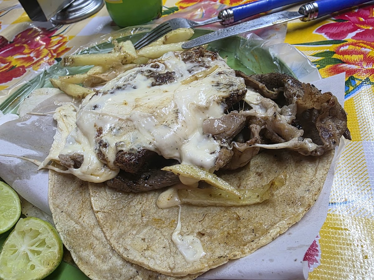 Tacos al carbón CRIS