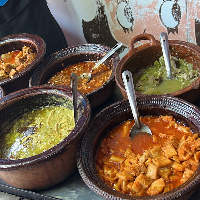 Moronga Costillitas En Salsa Roja Pollo Con Pipian Chicharron Prensado Lengua En Salsa Verde