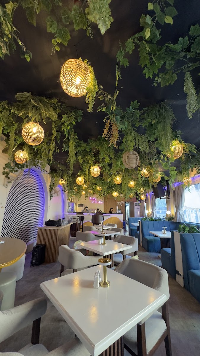 Tagu Cafe & Bar