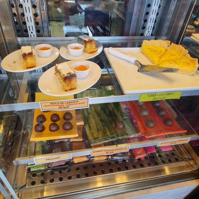 Bolo de Laranja Com Calda